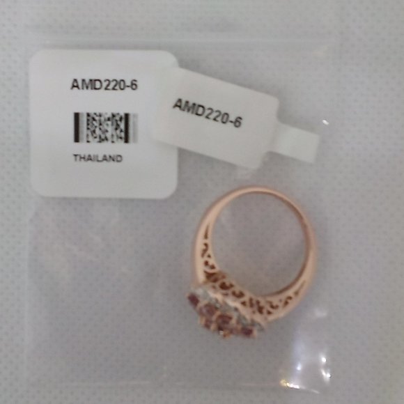 beautiful color shift garnet and diamond ring size 6! - Picture 8 of 10